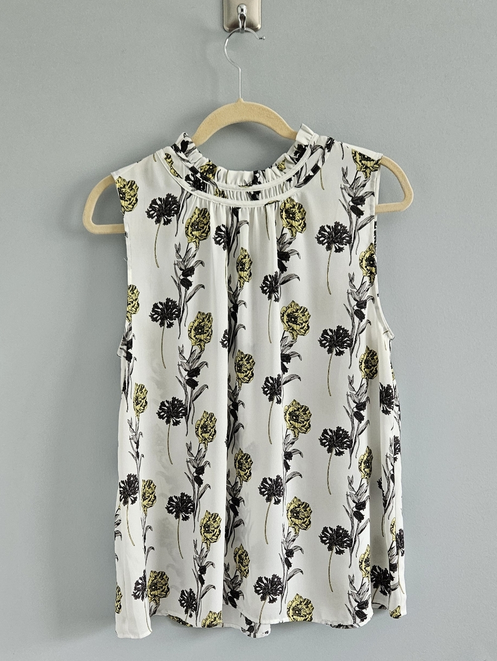 Ann Taylor Mock-Neck Sleeveless Blouse White Yellow Black Floral Womens Sz Large